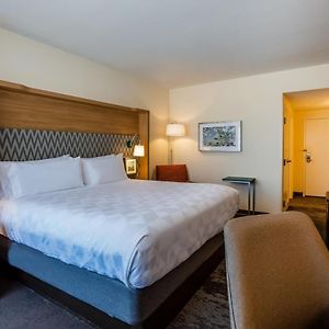 Standard Corner King Room